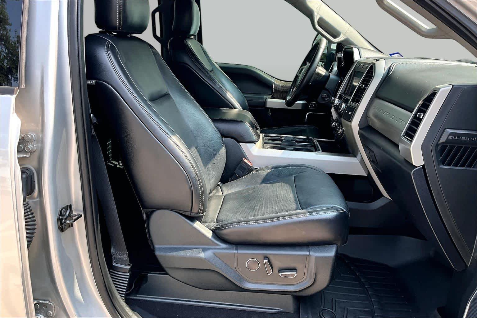 Used 2019 Ingot Silver Metallic Ford LARIAT image 7
