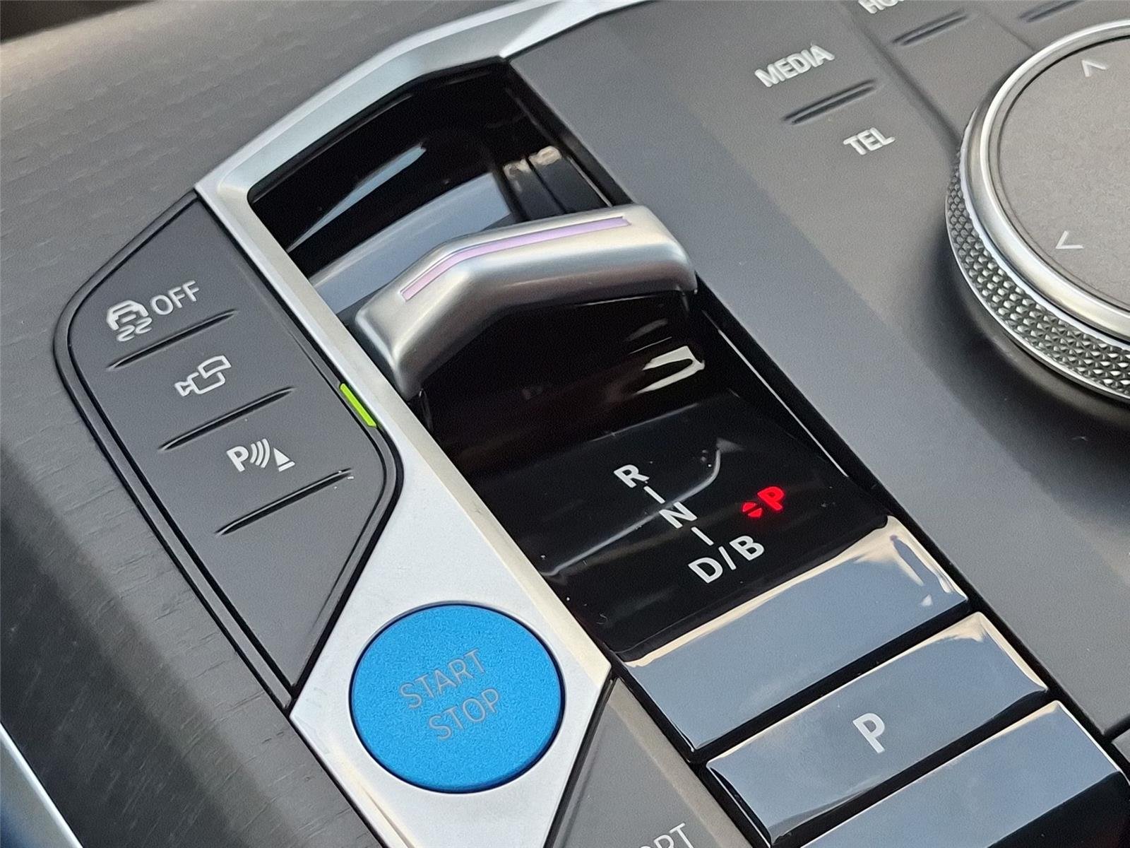 New 2026 Brooklyn Grey Metallic BMW xDrive40 image 28