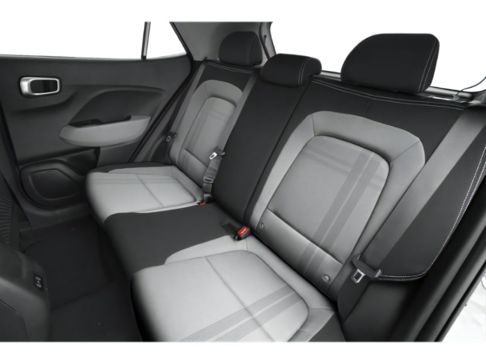 New 2026 Shimmering Silver Hyundai SEL image 13