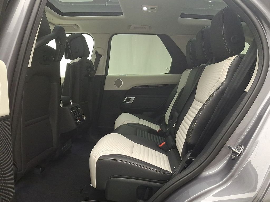 New 2026 Eiger Grey Land Rover S image 6