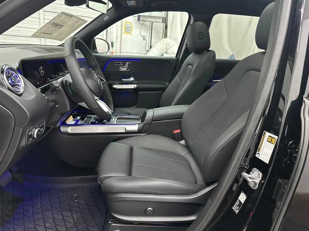 New 2026 Black Mercedes-Benz GLB 250 image 21