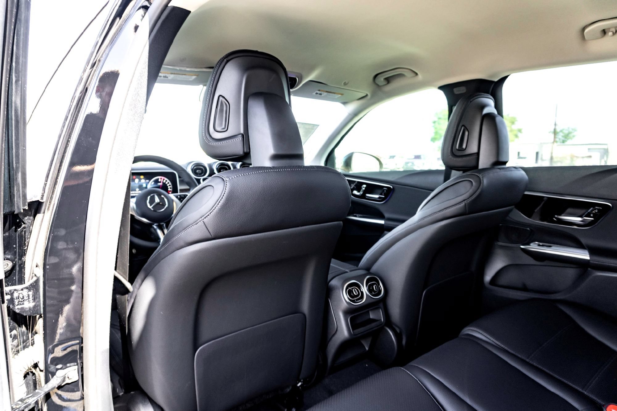 2025 Mercedes-Benz GLC Base - Photo 19