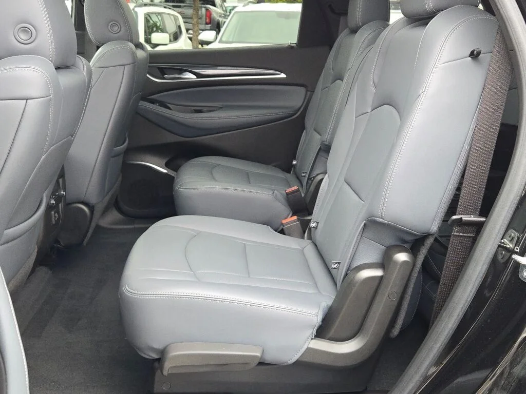 Used 2023 Black Buick Essence image 19