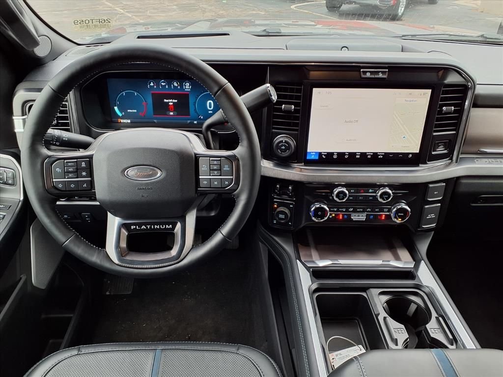 2026 Ford F-250 Super Duty Platinum - Photo 13