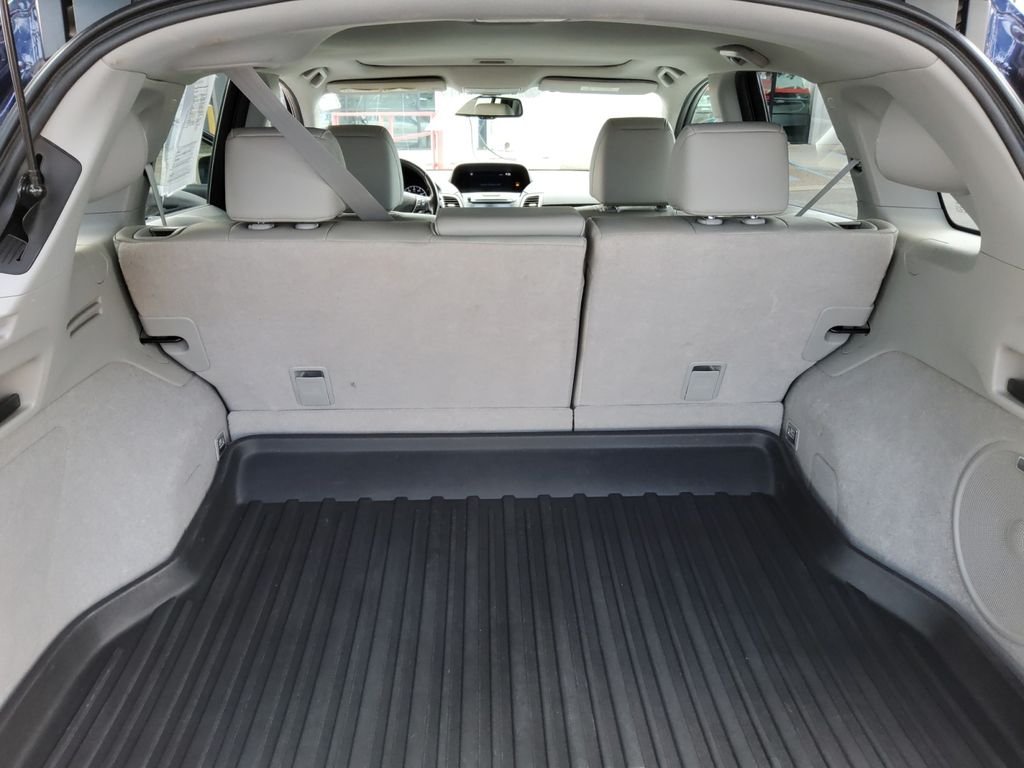 Used 2018  Acura Technology Package image 30