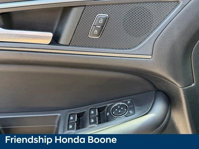 Used 2022 Black Ford SE image 13