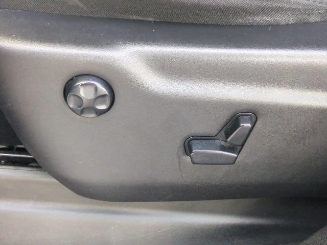 Used 2019 Gray Jeep Limited image 17