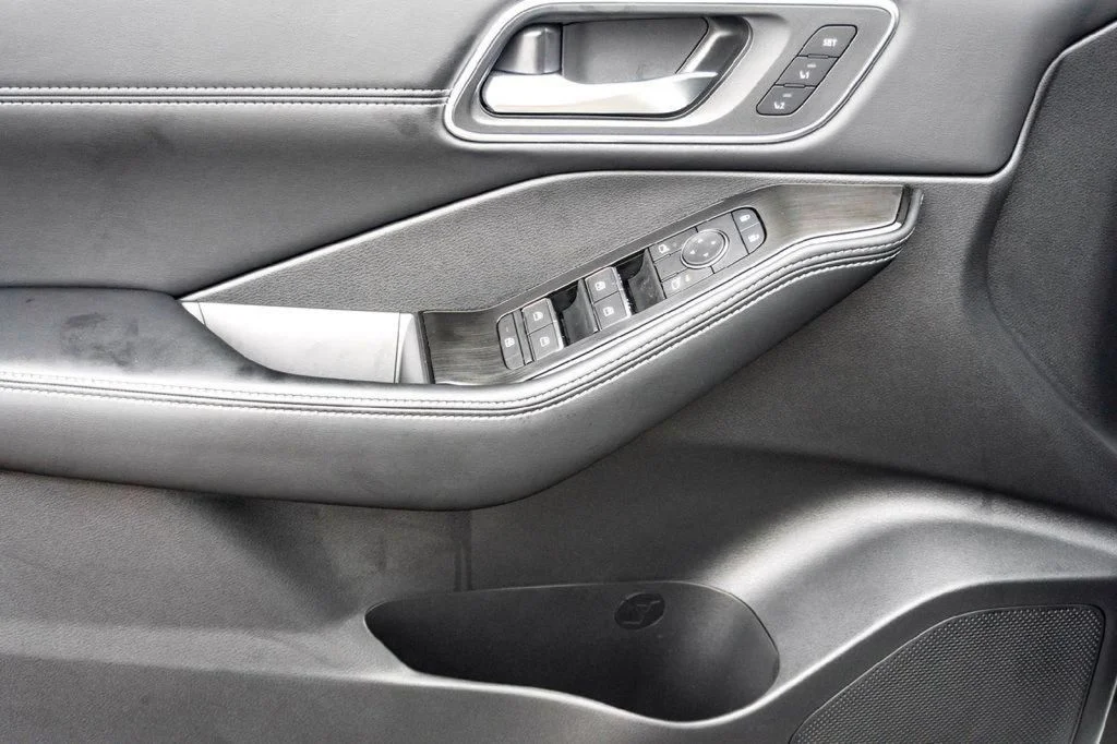 New 2026 White Nissan Platinum image 7