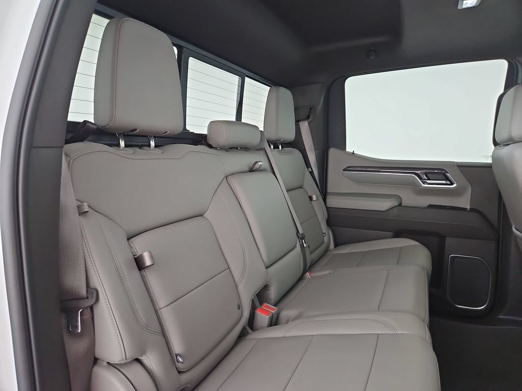 Used 2023 Iridescent Pearl Tricoat Chevrolet LTZ image 33