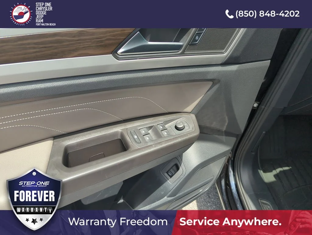 Used 2023 Black Volkswagen 3.6L V6 SE w/Technology image 18