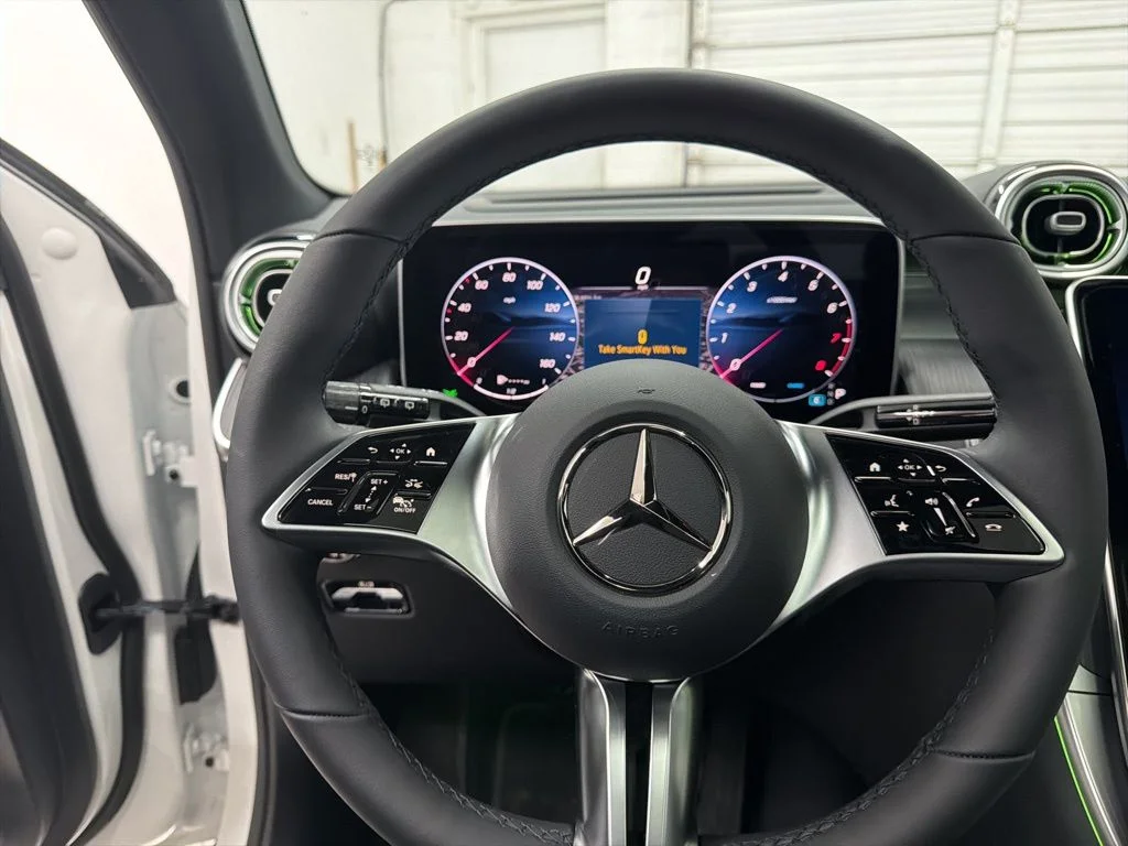 Used 2026 White Mercedes-Benz GLC 300 image 15