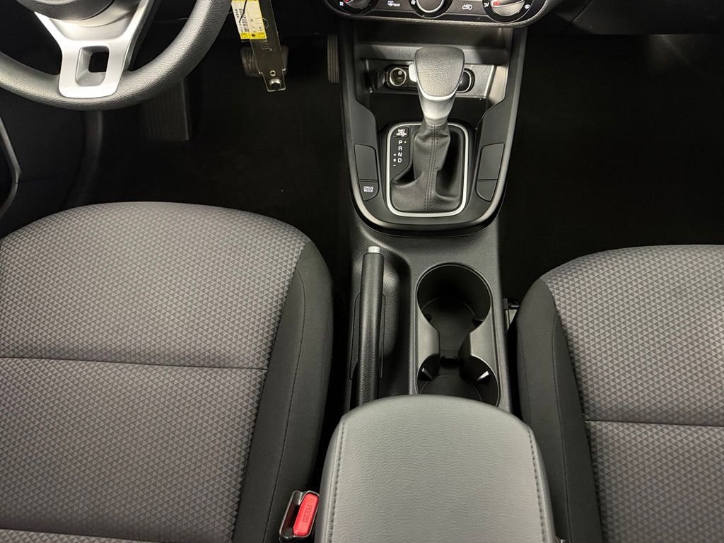 2025 Kia Soul LX - Photo 17