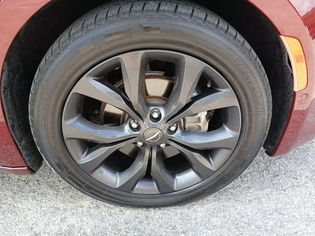 Used 2020 Red Chrysler Touring L Plus image 10