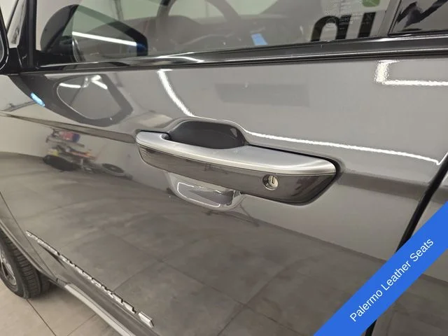 Used 2024 Metallic Jeep Summit Reserve image 21
