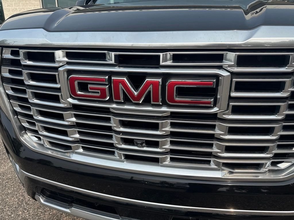 Used 2025 Black GMC Denali image 3