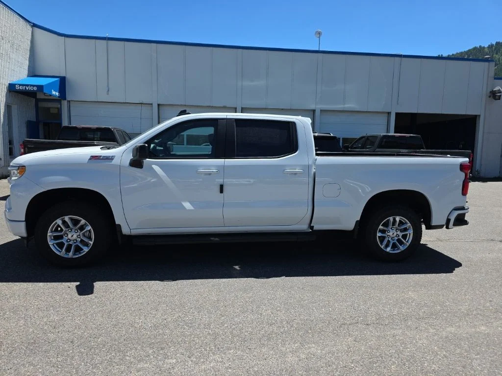 New 2026 Summit White Chevrolet RST image 8