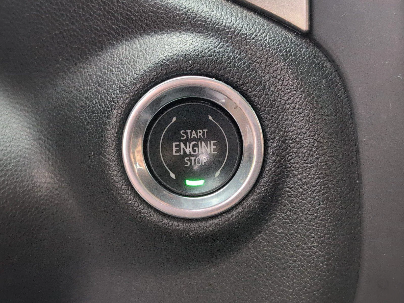 Used 2019 SUMMIT WHITE Chevrolet LT image 21