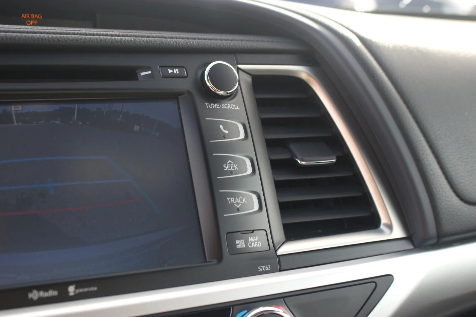 Used 2015 Silver Sky Metallic Toyota XLE image 25