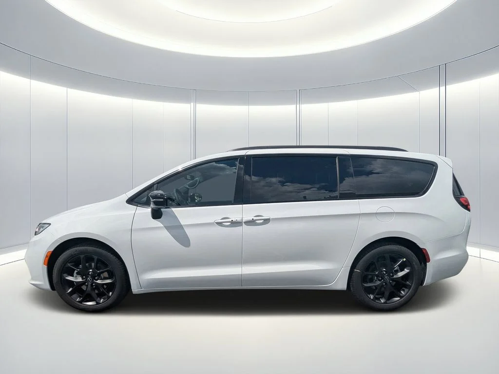 2026 Chrysler Pacifica Limited - Photo 6