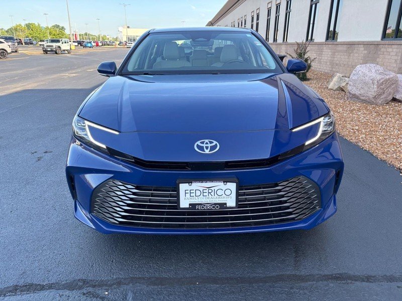 Used 2025 Reservoir Blue Toyota XLE AWD (Natl) image 9