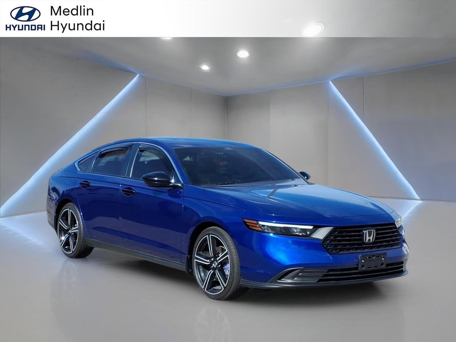 Used 2025  Honda Sport image 1