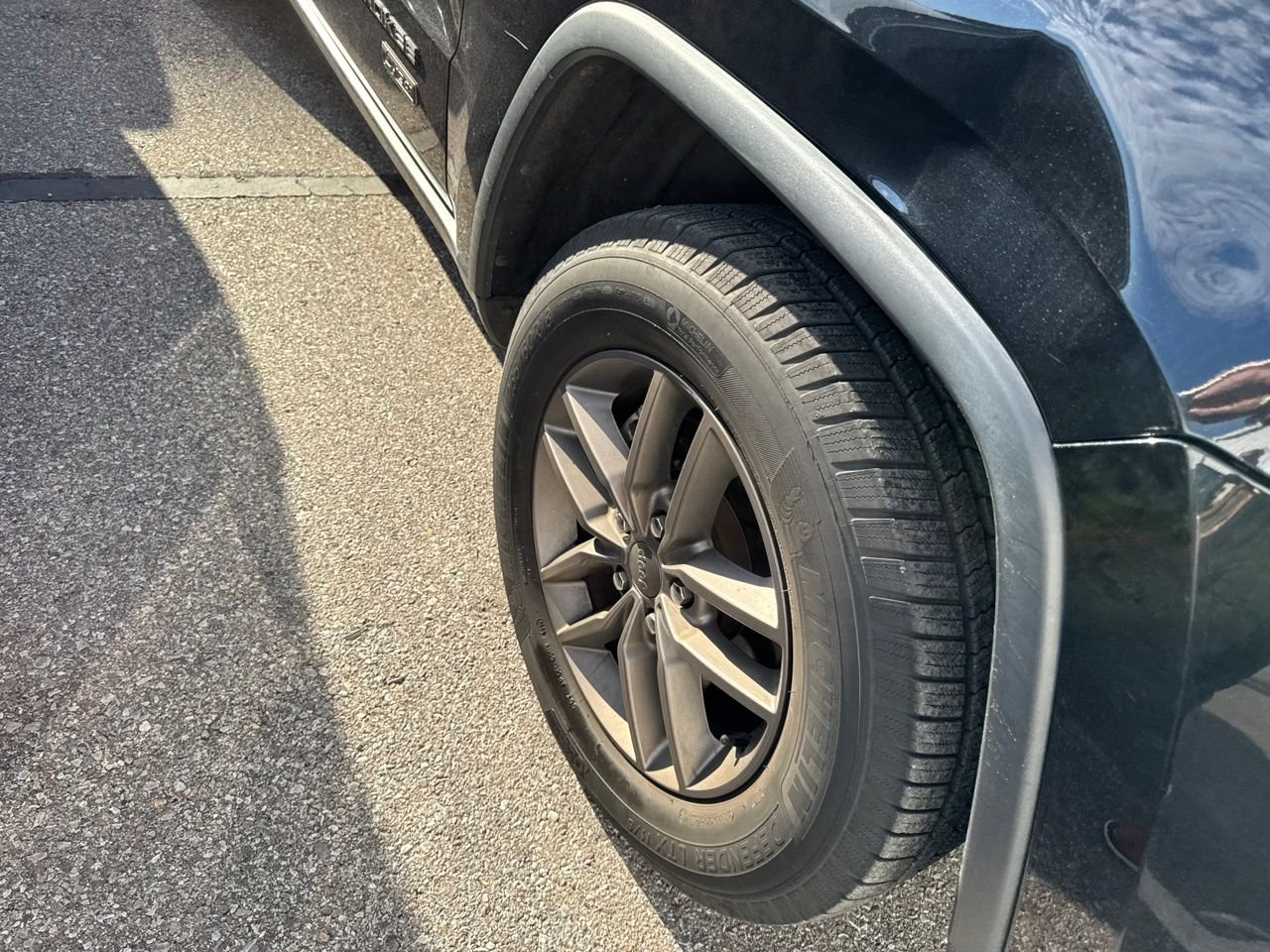 Used 2016 Black Jeep Laredo image 4