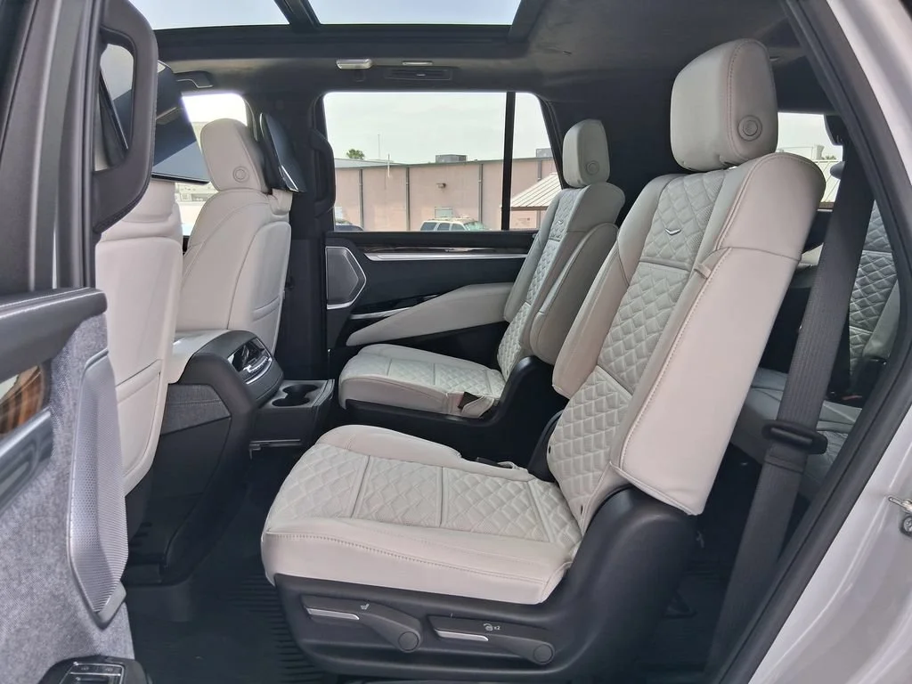 New 2026 Vibrant White Tricoat Cadillac Platinum Sport image 25