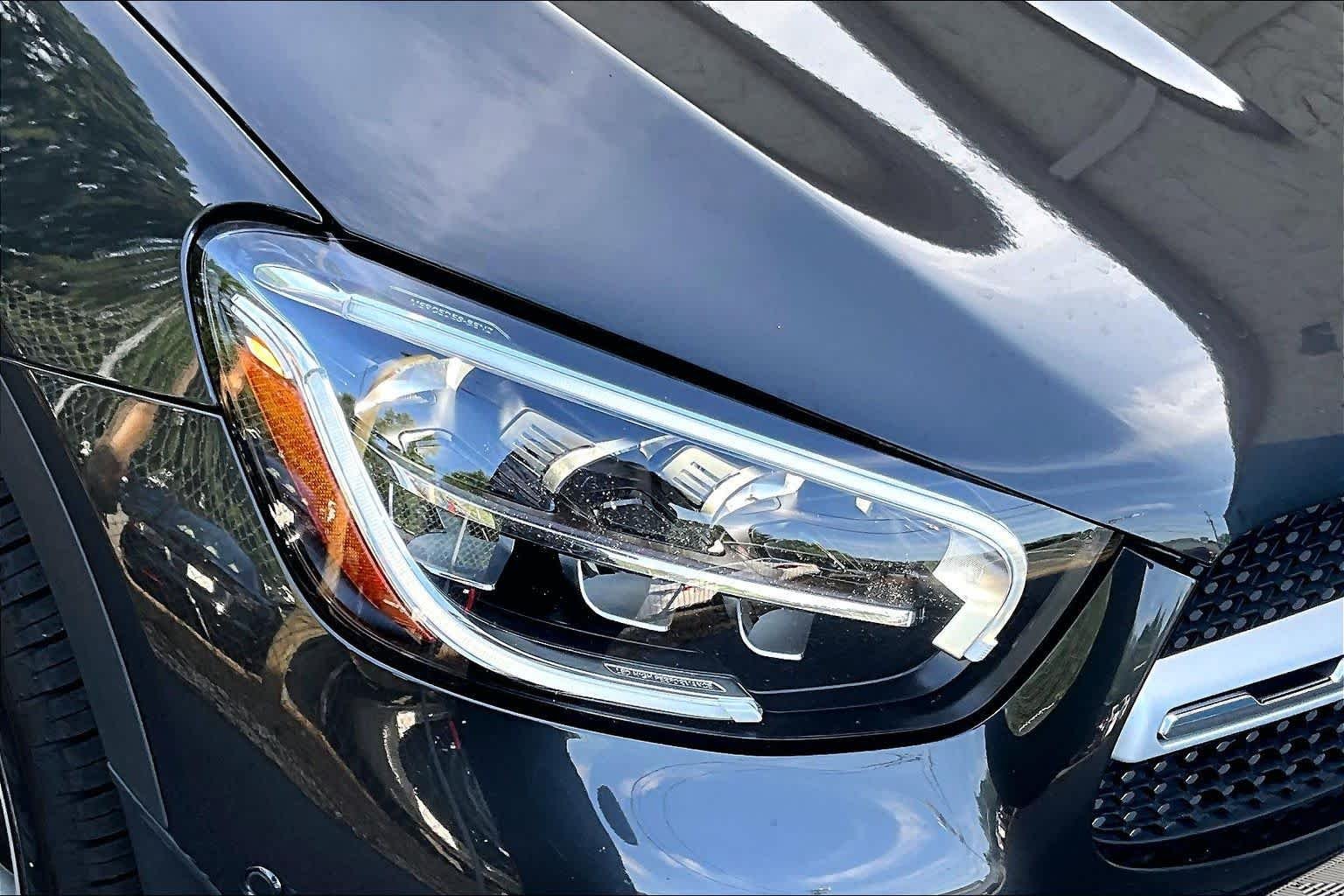 Used 2022 Graphite Grey Metallic Mercedes-Benz GLC 300 image 28