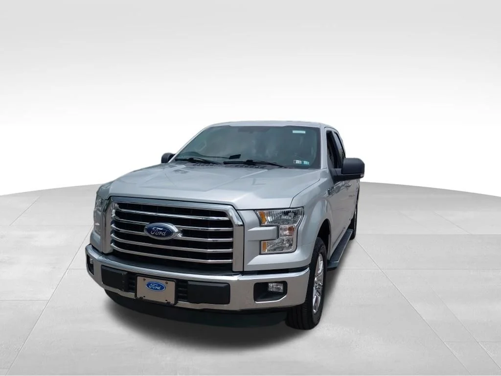 Used 2015 Ingot Silver Ford XLT image 2