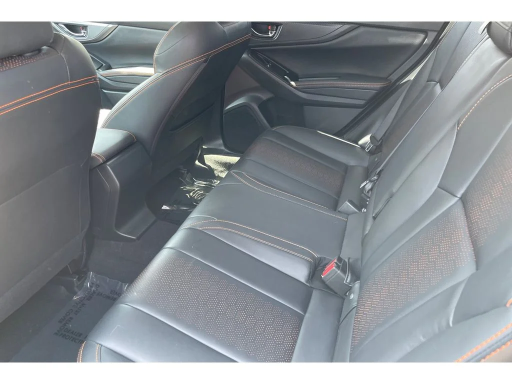 Used 2023 CRYSTAL WHITE PEARL Subaru Limited image 14