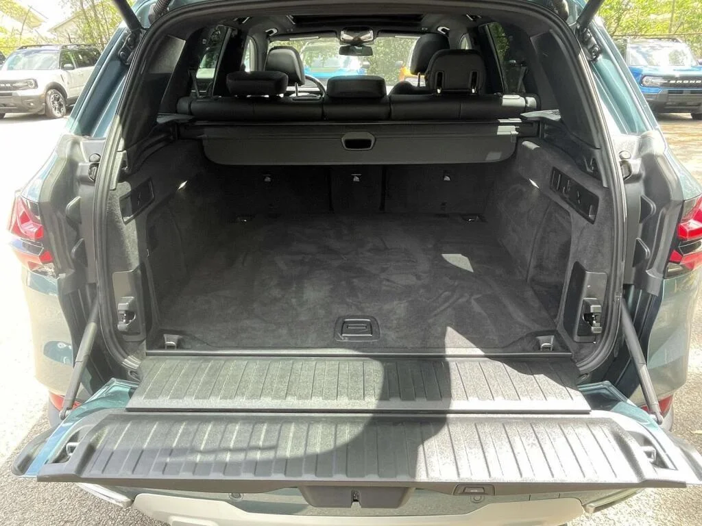 Used 2026 BLU/Blue BMW xDrive40i image 19