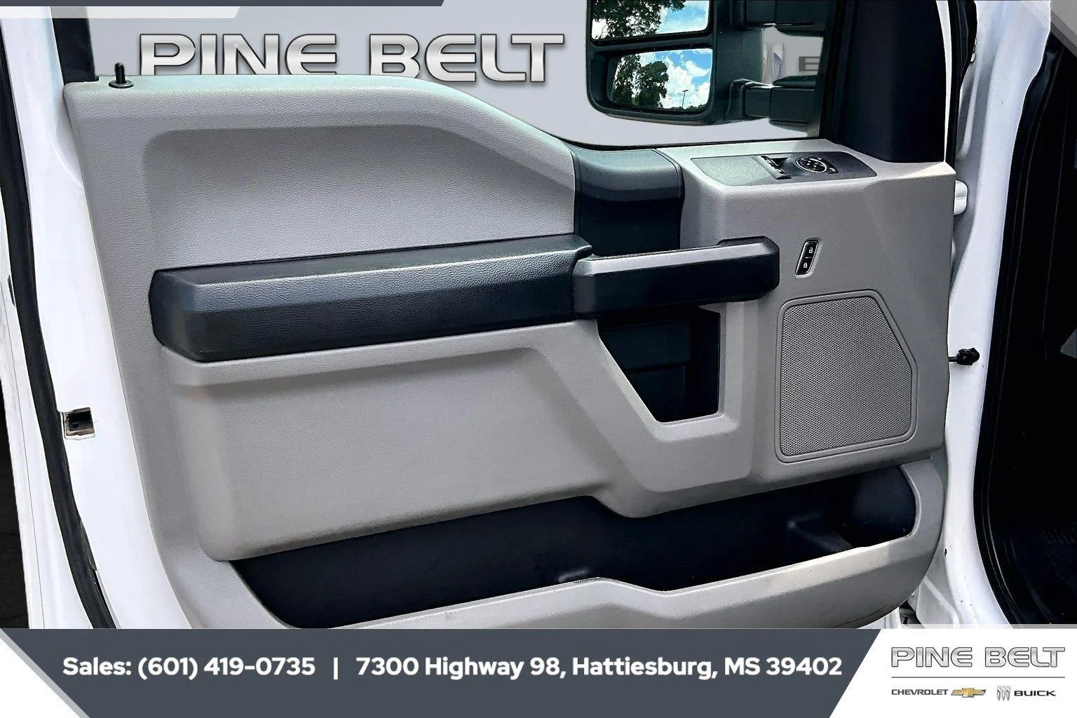 Used 2020 White Ford XL image 18
