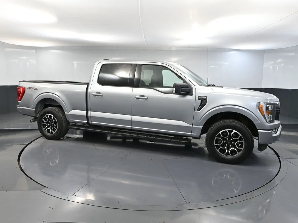 Used 2022 Silver Ford XLT image 4