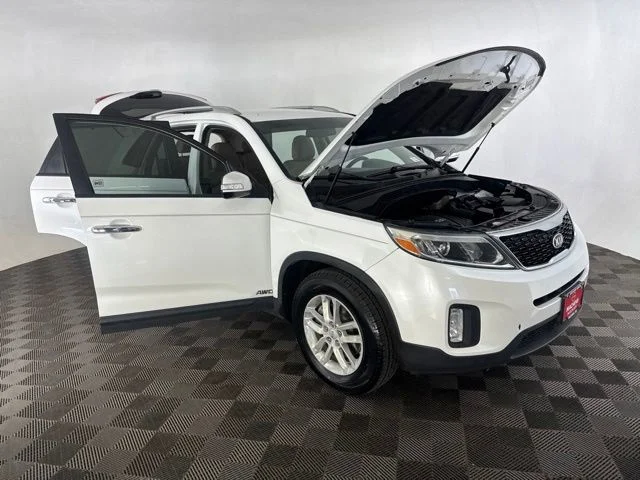 Used 2015 White Kia LX image 12