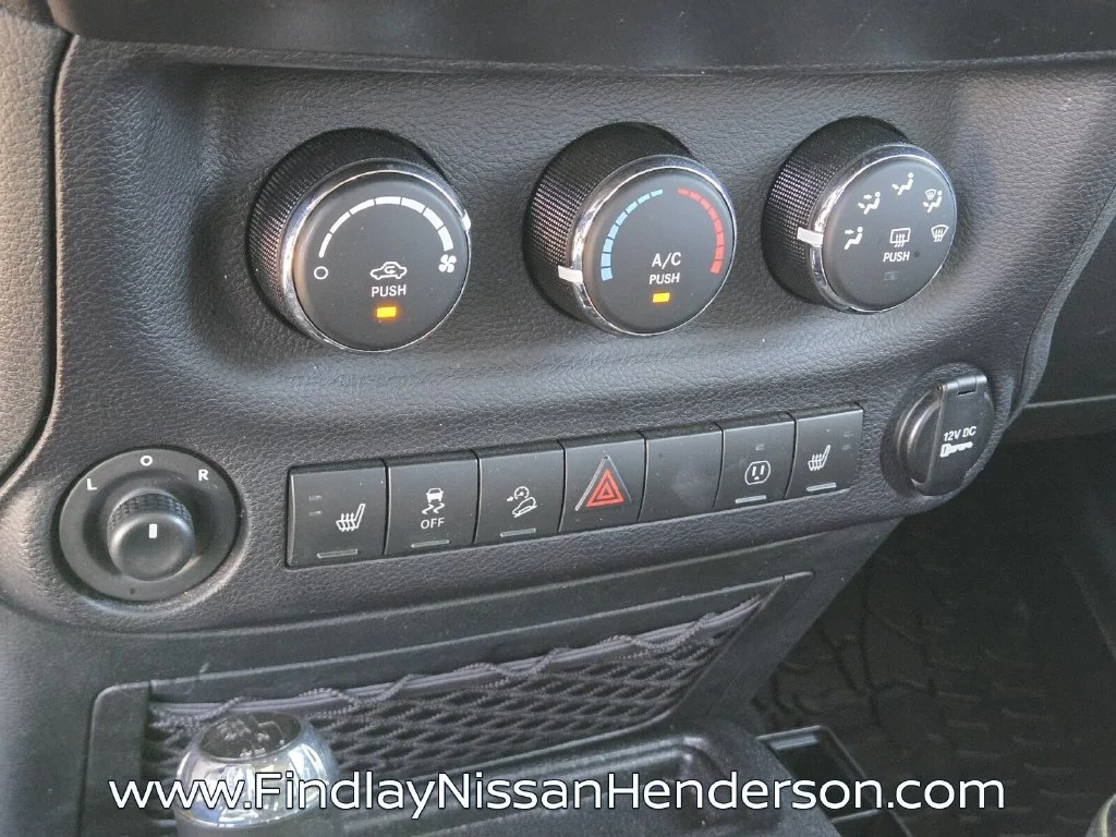 Used 2017 Silver Jeep Unlimited Rubicon image 26