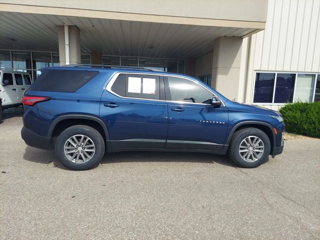 Used 2022 Blue Chevrolet LT image 8