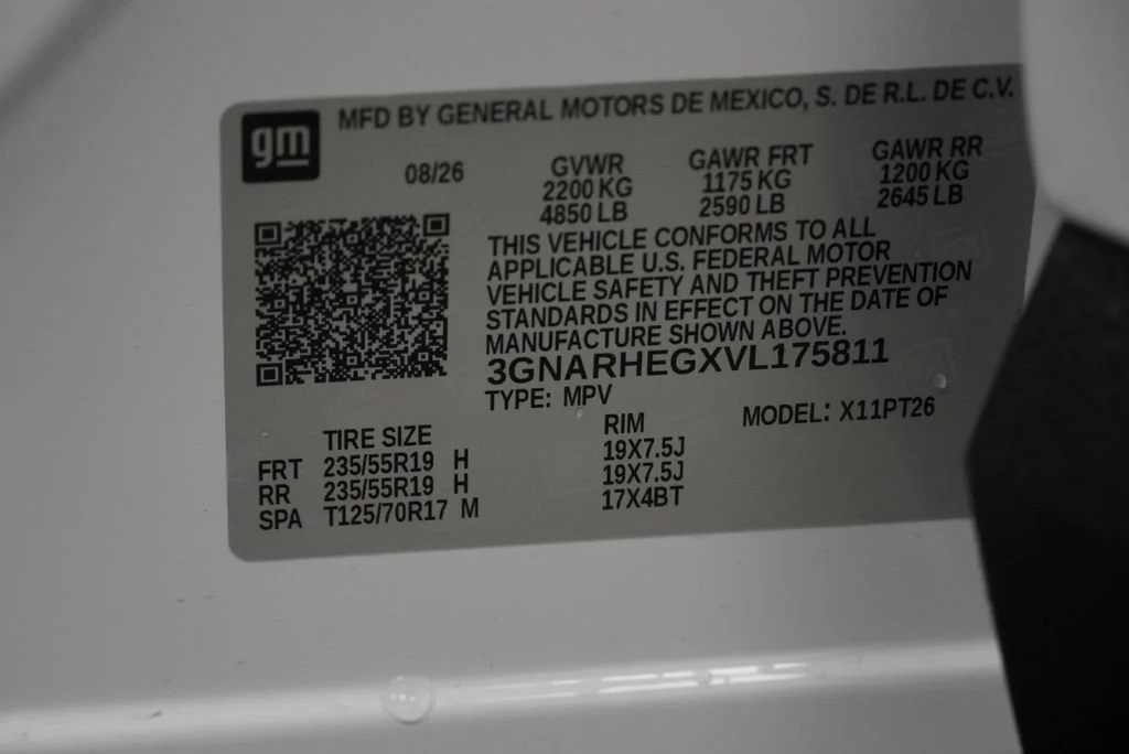 New 2027 Summit White Chevrolet LT image 42