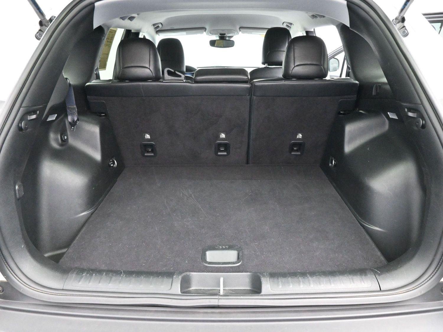 Used 2022 White Jeep Trailhawk image 9