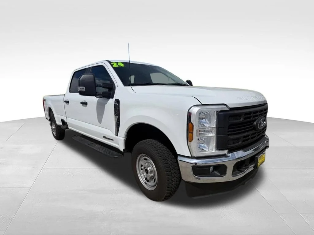 Used 2024 White Ford XL image 8
