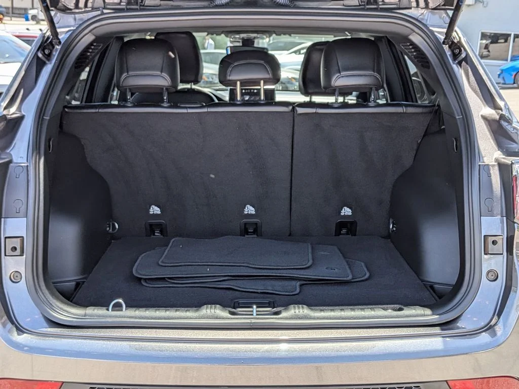 Used 2023 Gray Jeep Latitude image 8