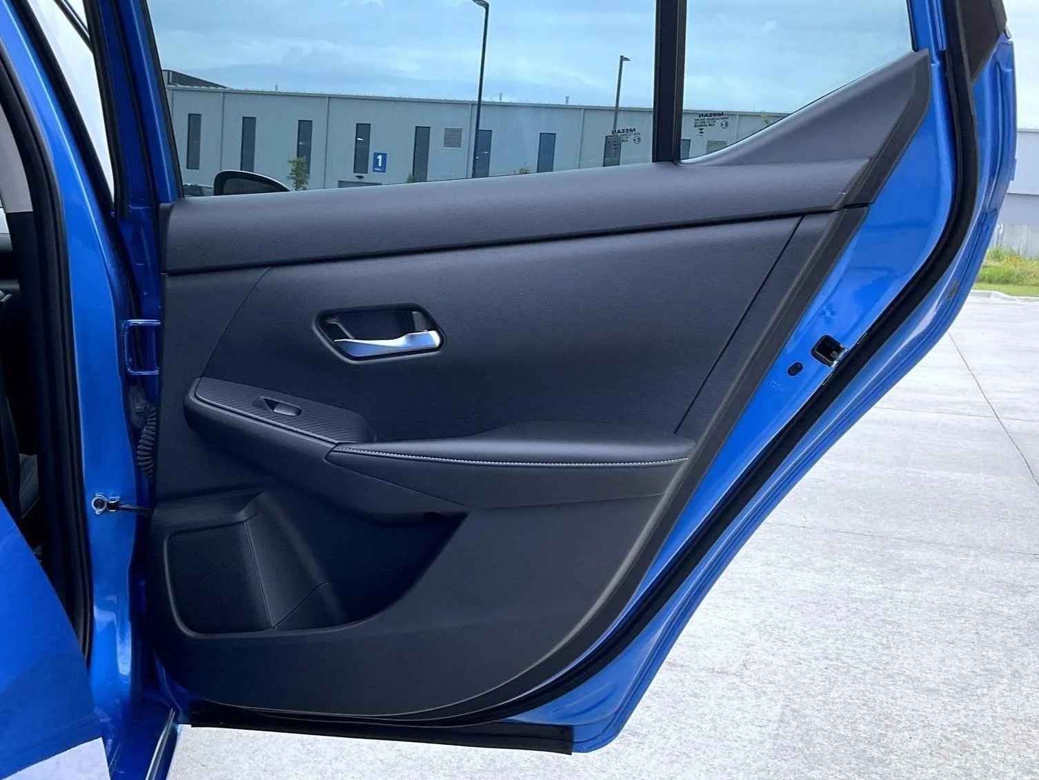 Used 2023 Blue Nissan SV image 18