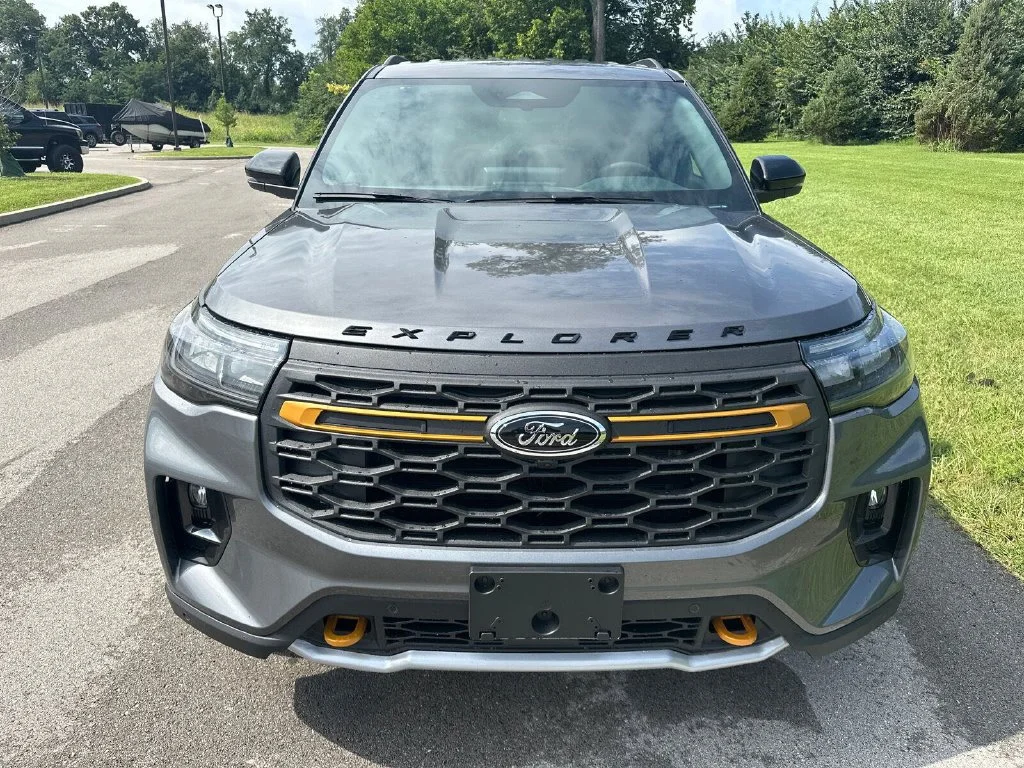 New 2026 Gray Ford Tremor image 8
