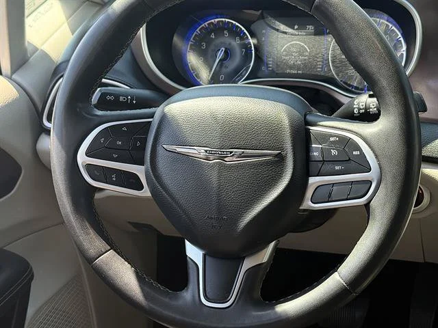 2023 Chrysler Voyager LX - Photo 20