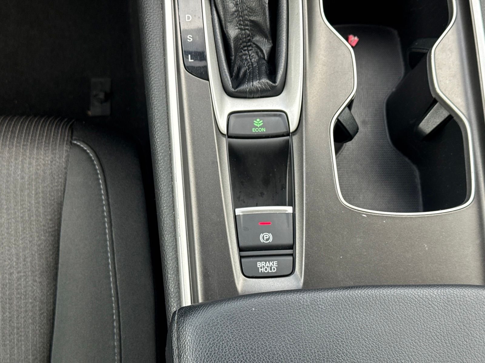 Used 2018 White Honda LX image 21