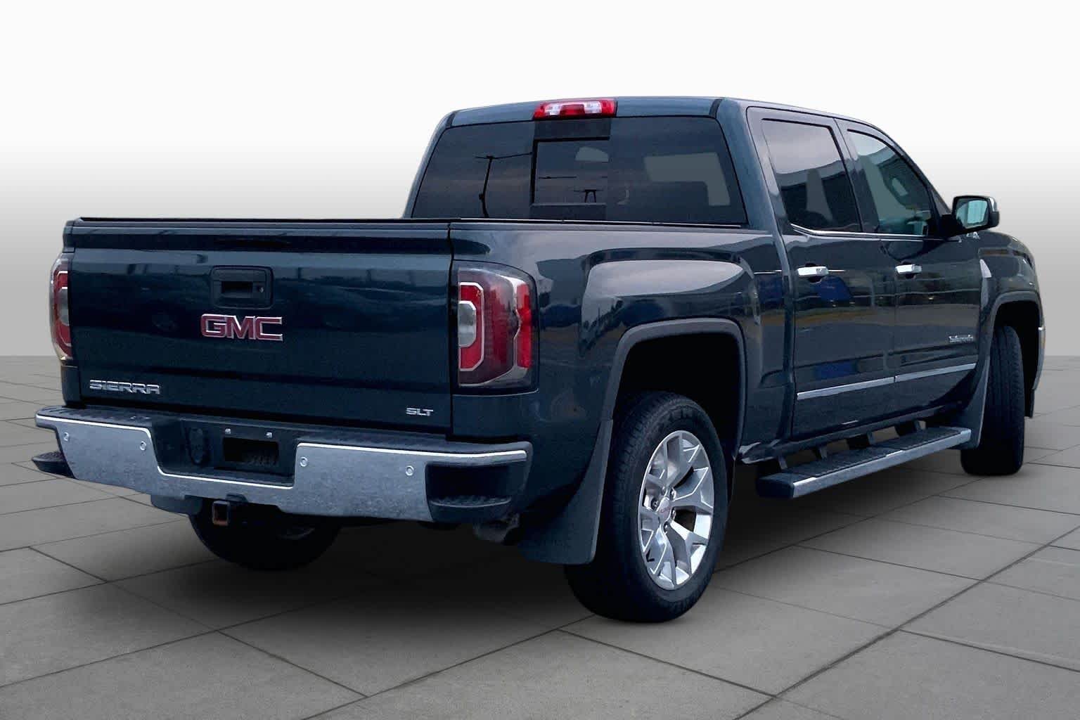 Used 2018 Dark Slate Metallic GMC SLT image 13