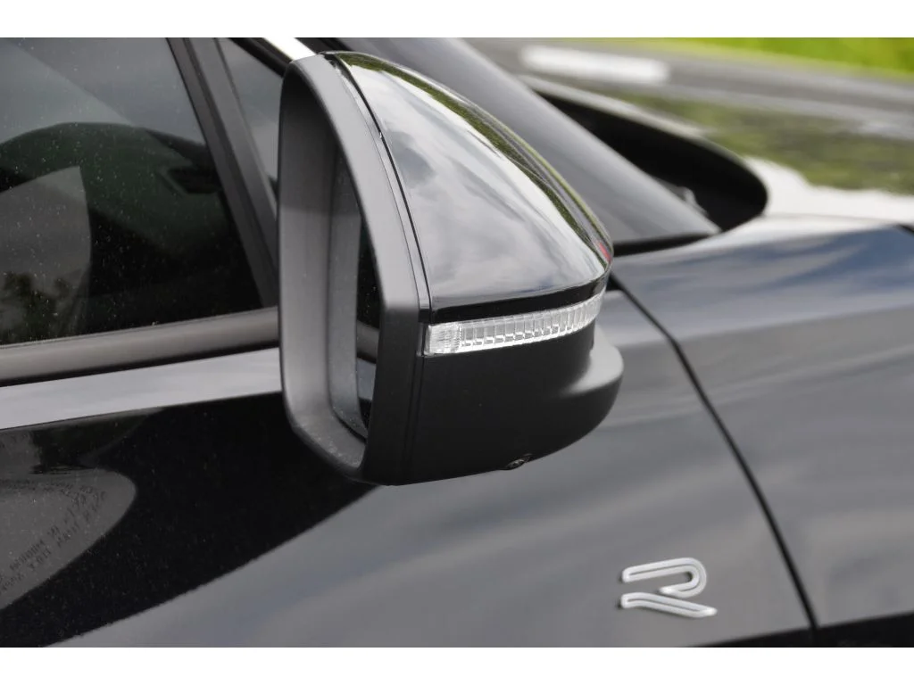Used 2025 Deep Black Pearl Volkswagen SEL R-Line image 28