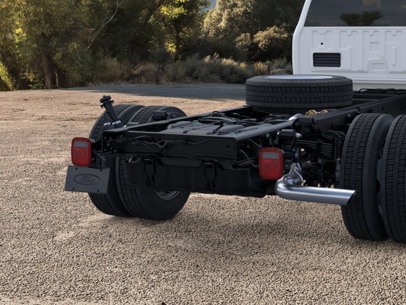 New 2026 Oxford White Ford F-550® XL image 21