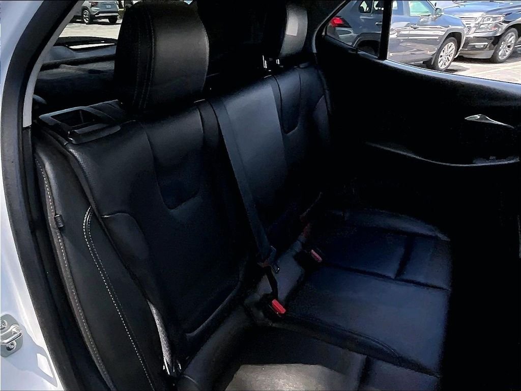 Used 2024 White Buick Sport Touring image 15