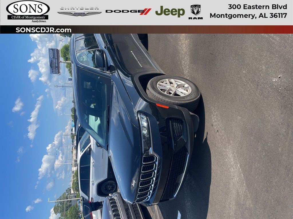 2024 Jeep Grand Cherokee Laredo X's photo