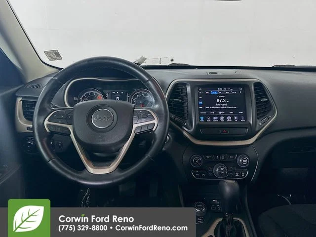 Used 2016 Granite Crystal Clearcoat Metallic Jeep Latitude image 20